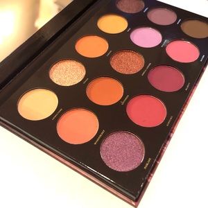 Hipdot Zion pressed pigment eye shadow palette